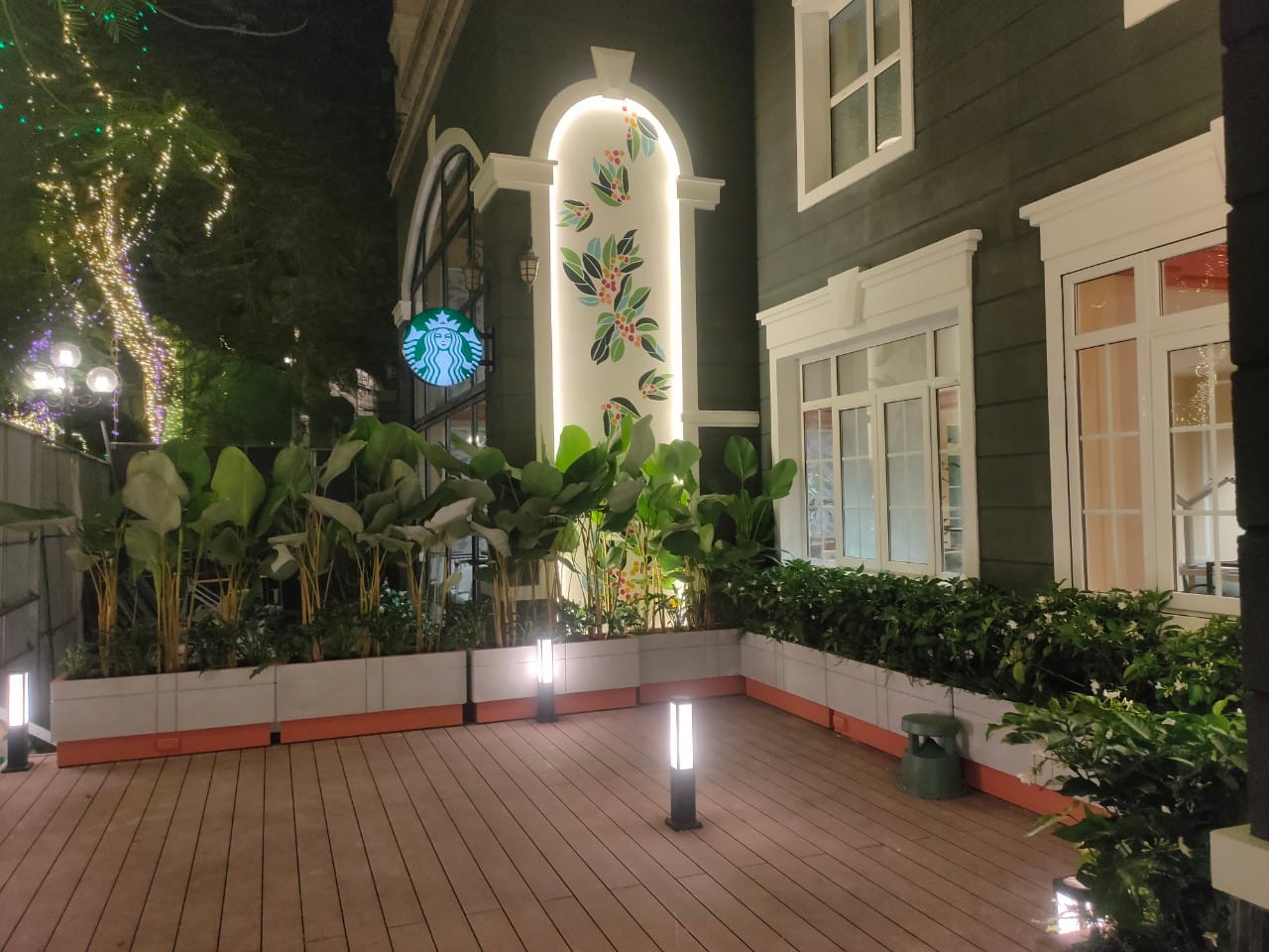 StarBucks Kim Long Villa — ảnh 2